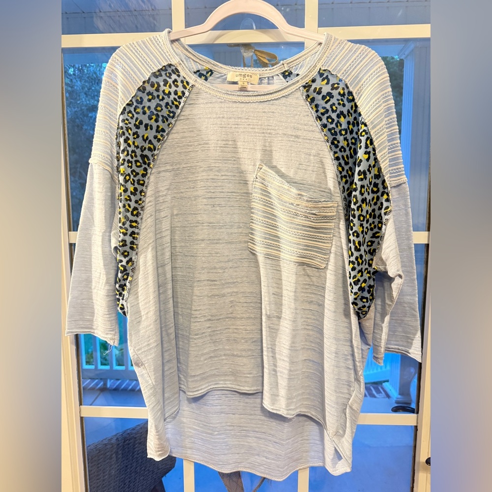 Umgee Light Blue Knit Top with Yellow & Black Leopard Trim. Size Small.